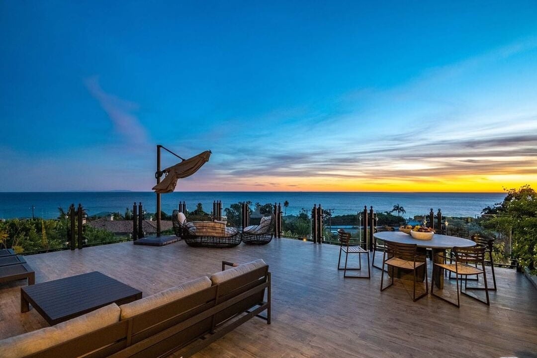 Vireon Pavilion, Pacific Coast Hwy, 90265