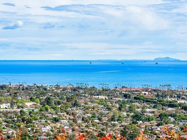 210 Las Alturas Rd
