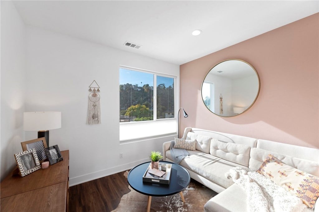 118 S Avenue 50, Unit 203