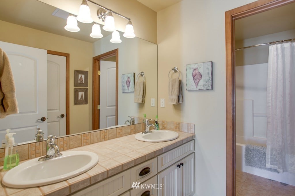 101 W Marine View Pl
