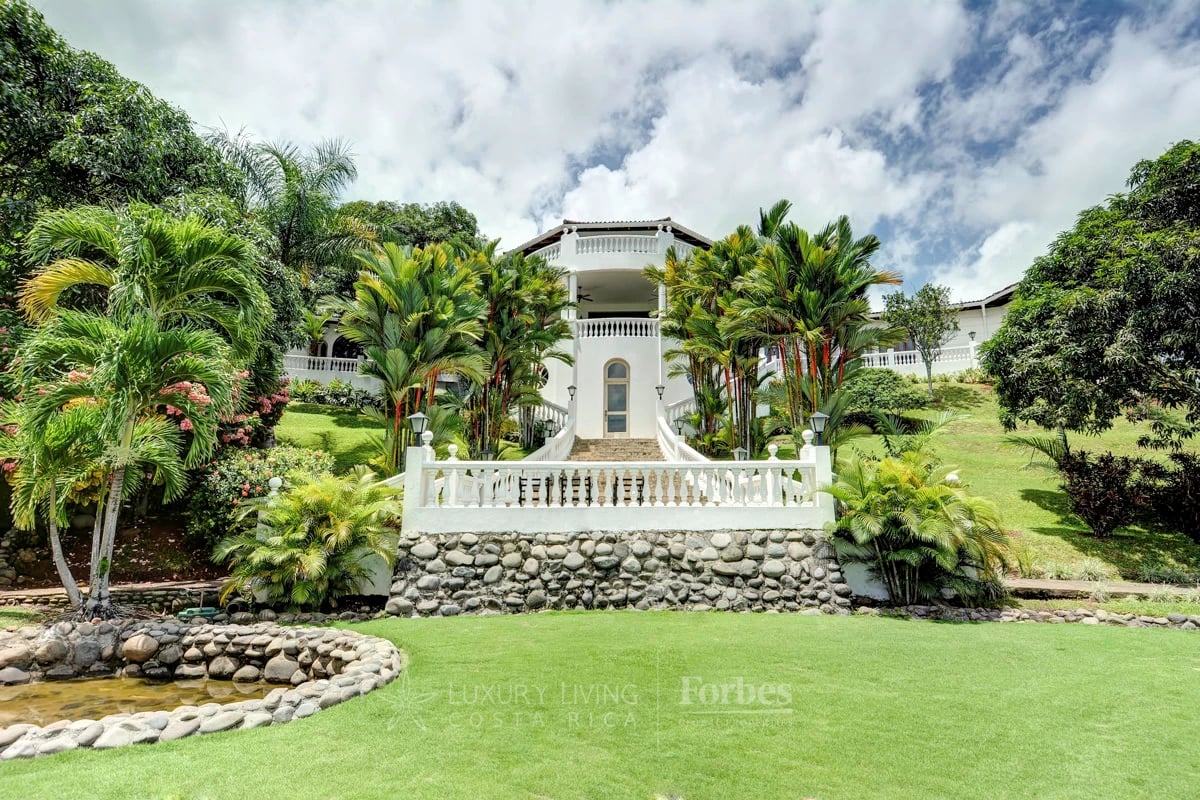 6229 - Equipped Boutique Hotel, Private Mansion or Country Club