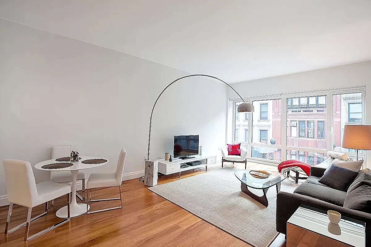 33 W 56th St, #5C