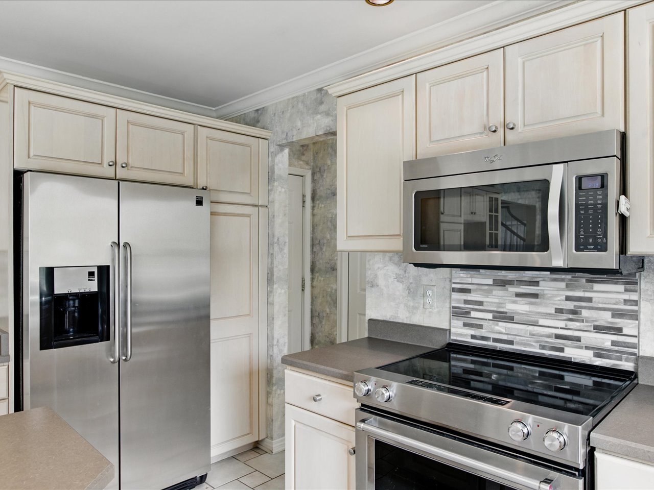 2849 Shorewood Blvd., Fort Gratiot, MI  48059