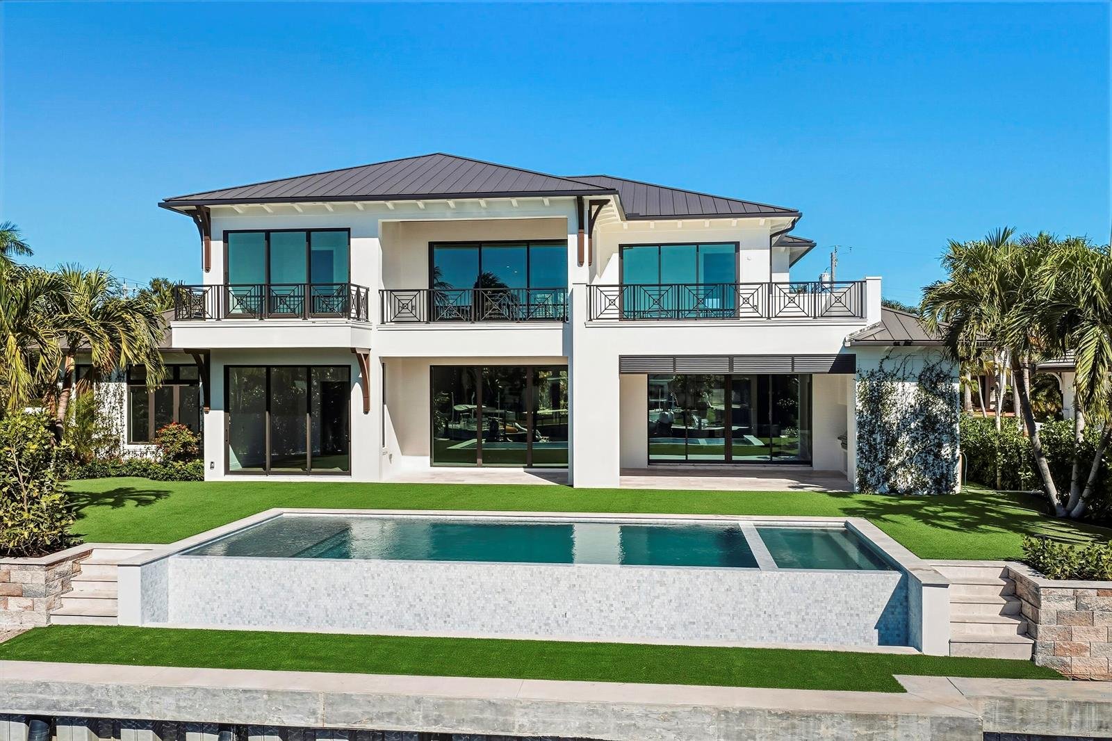 2442 Bay Circle