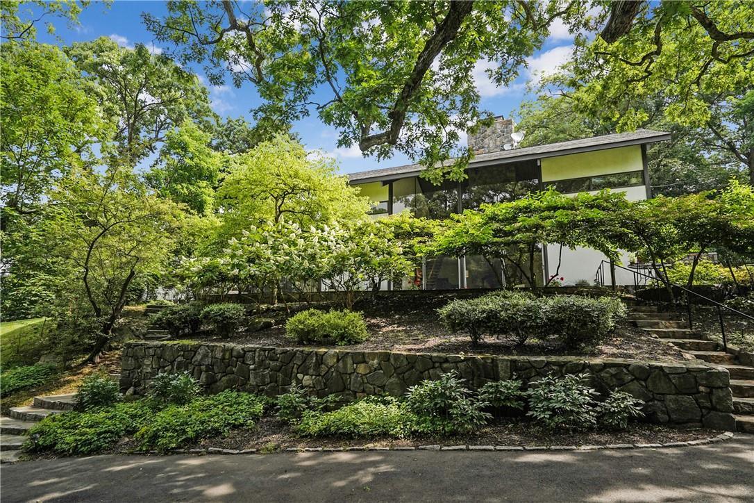 15 Myrtle Ave