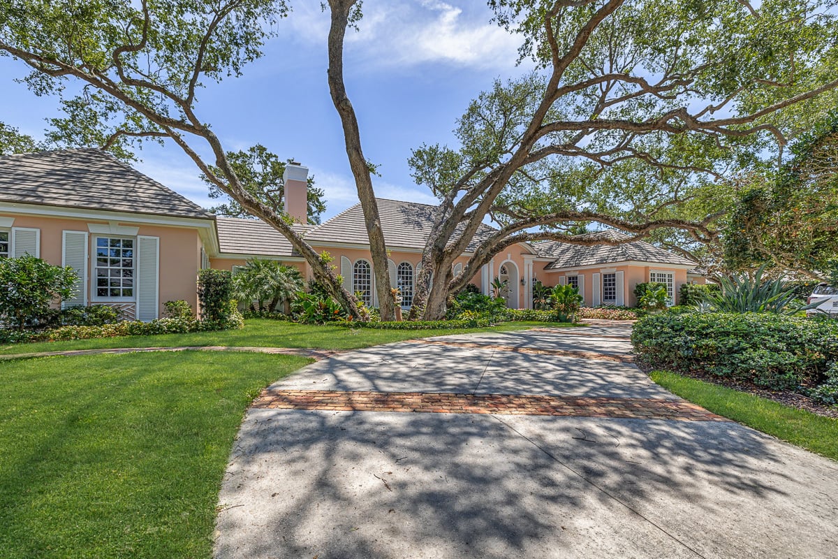 560 Coconut Palm Rd