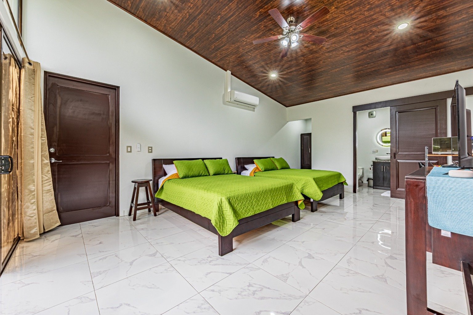 Incredible turnkey investment opportunity, 3 Rental villas, and a 2 Bedroom Home with a large pool.