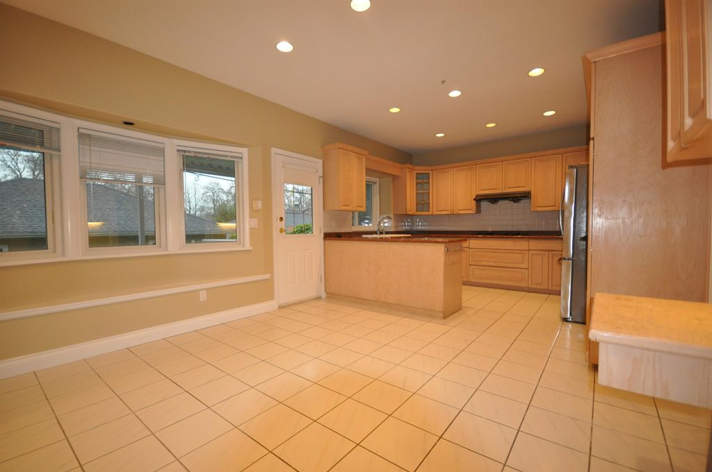2415 W 13th Ave