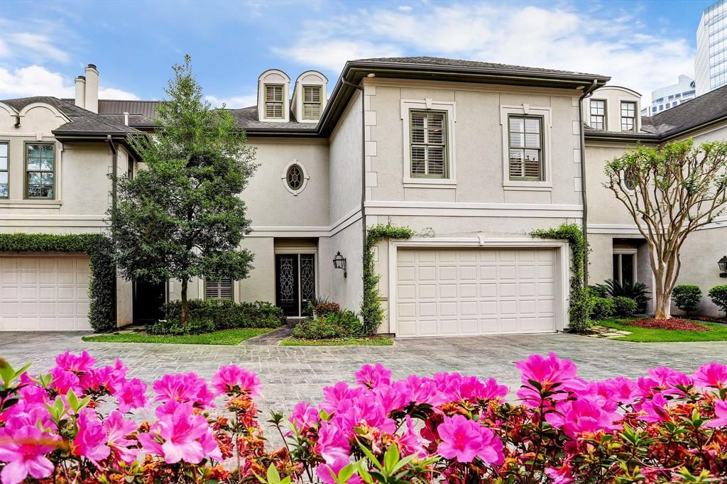 1231 Wynden Oaks Garden Dr