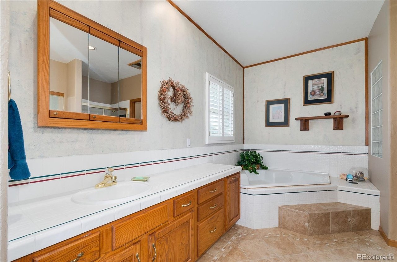 7328 Hawks Nest Trl