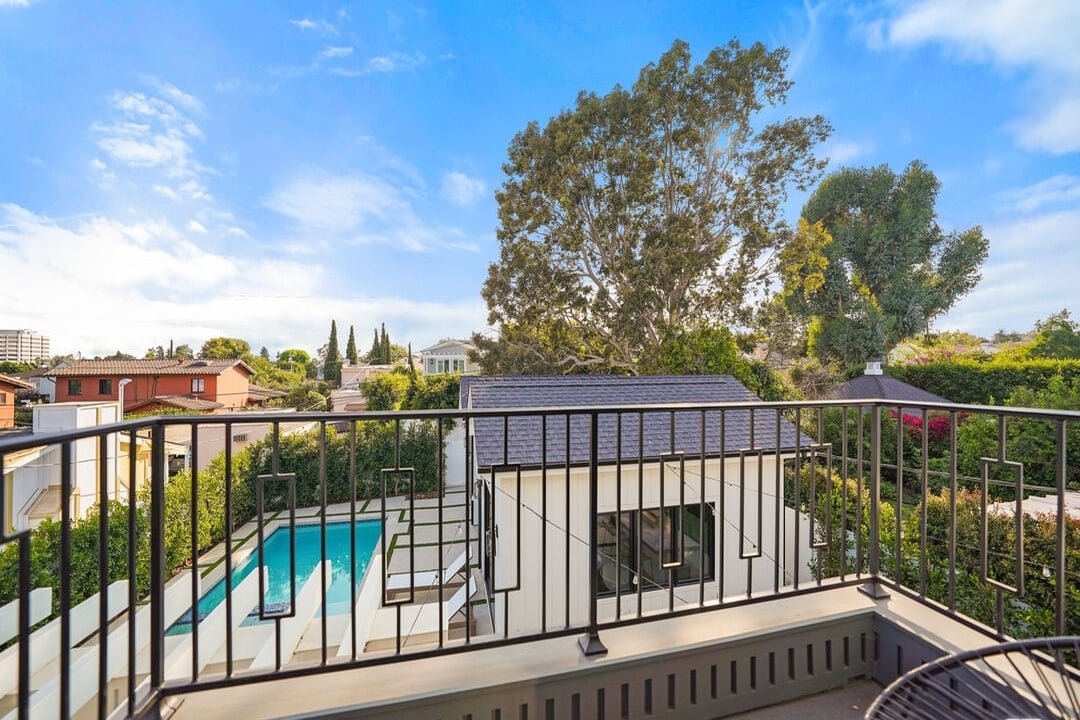 Fairmont Reserve, S Bundy Dr, 90049