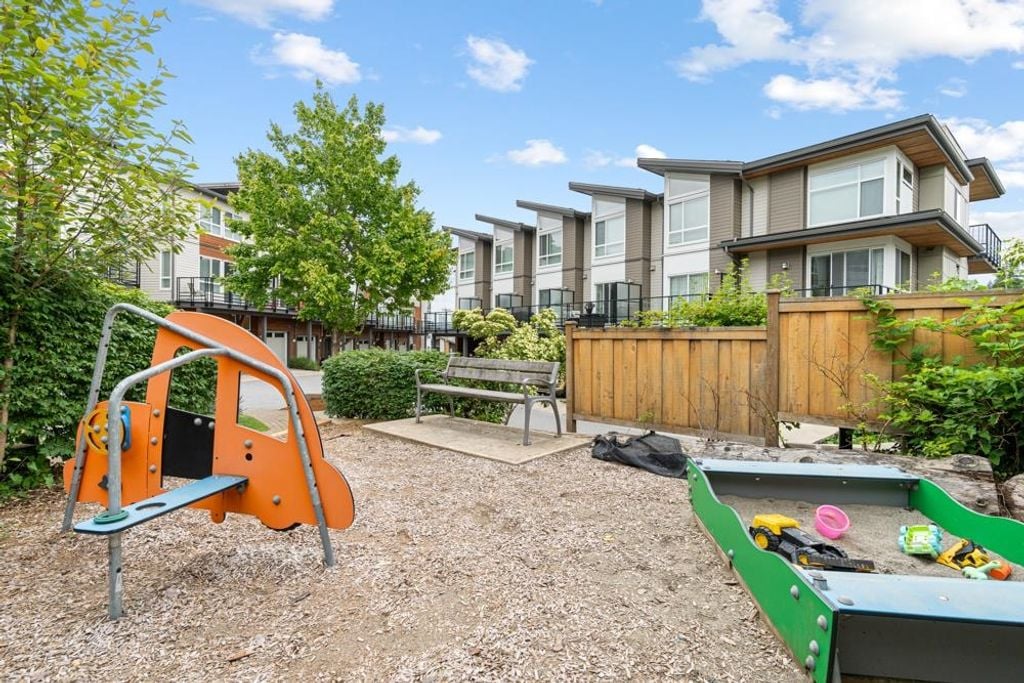 909 Clarke Rd, #13