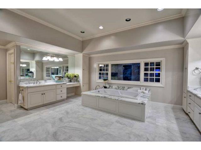  15806 HIDDEN HILL Rd