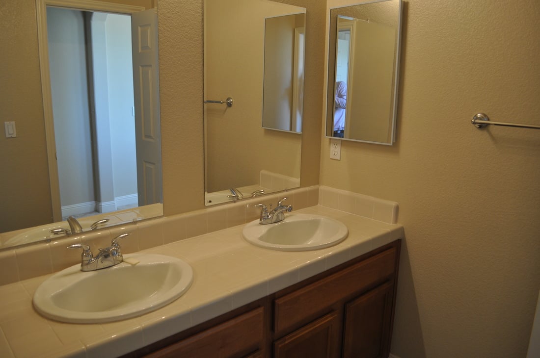 Short Sale in West Sacramento! 3855 Otay St. West Sacramento, CA 95691