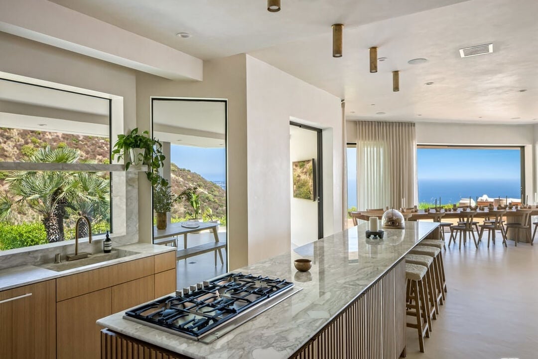 Meridian Manor, Encinal Canyon Rd, 90265