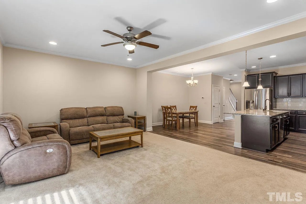 341 Roberts Ridge Dr