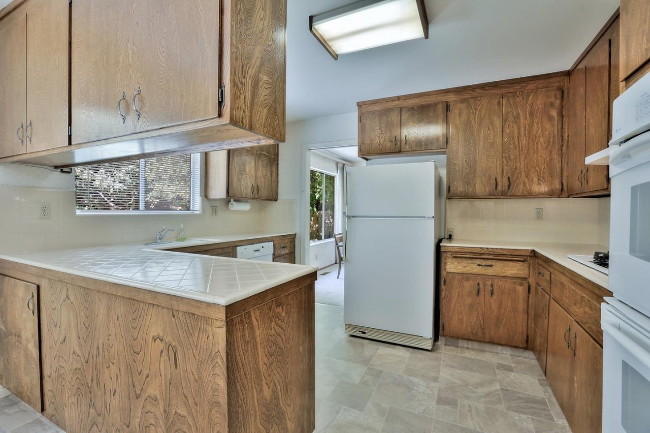 2950 Arguello Drive