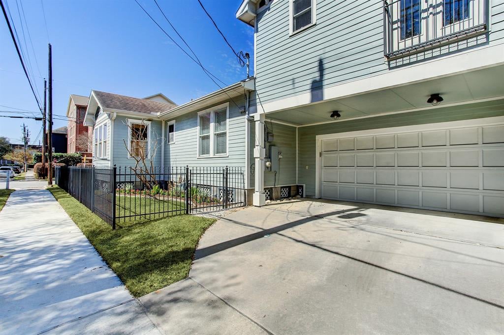 3402 Morrison St.