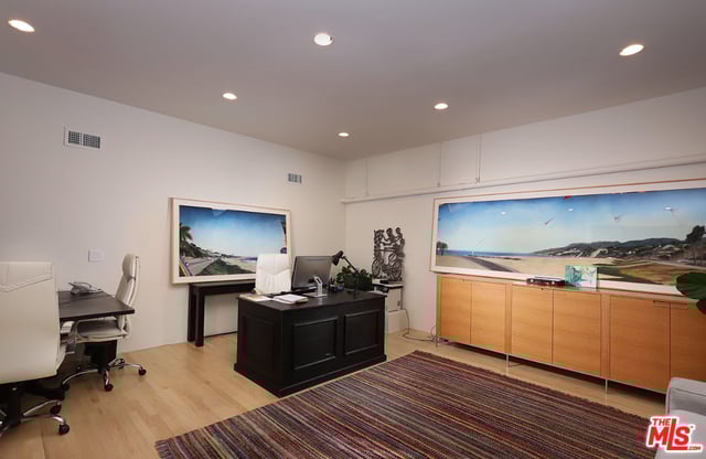 7548 Mulholland Dr