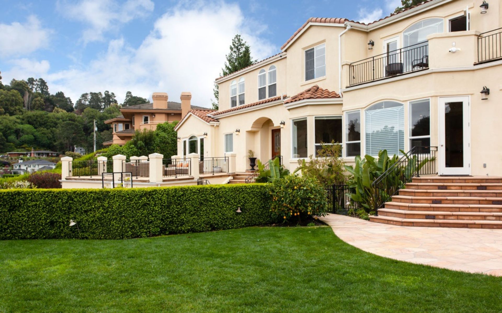 8 Hillcrest Road