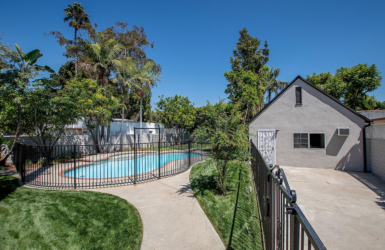 458 S Highland Avenue