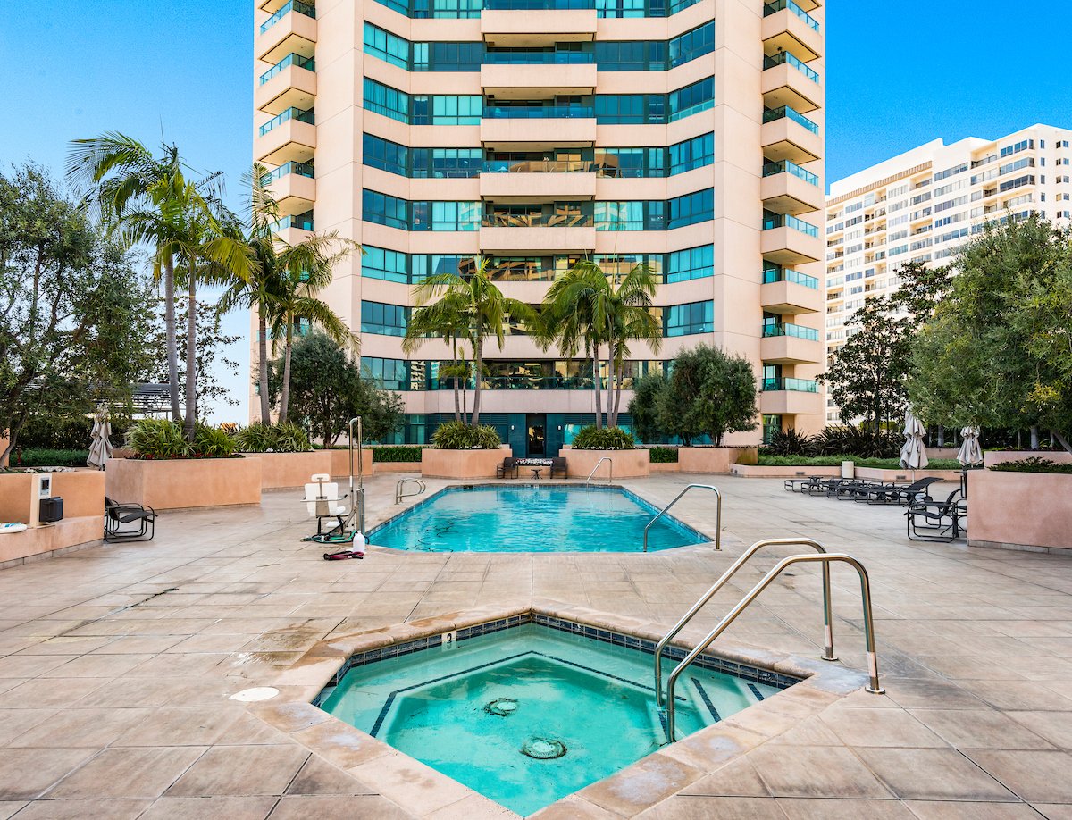 10490 Wilshire Unit 2304