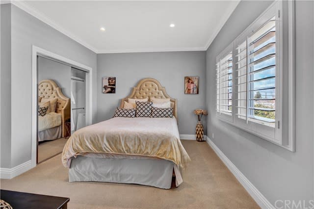 296 E Bay, Costa Mesa