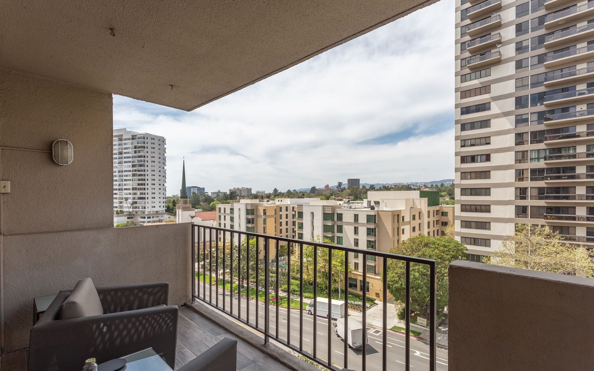 Churchill #7E, Wilshire Corridor
