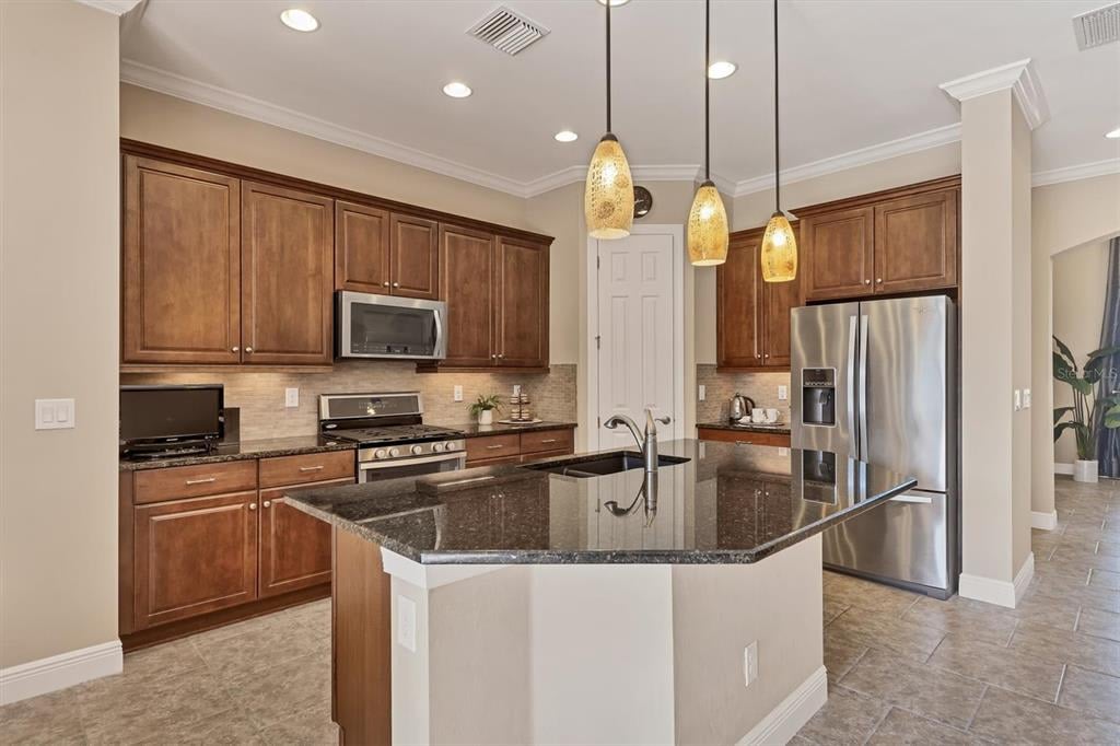 5211 Lake Overlook Ave, Bradenton, FL 34208