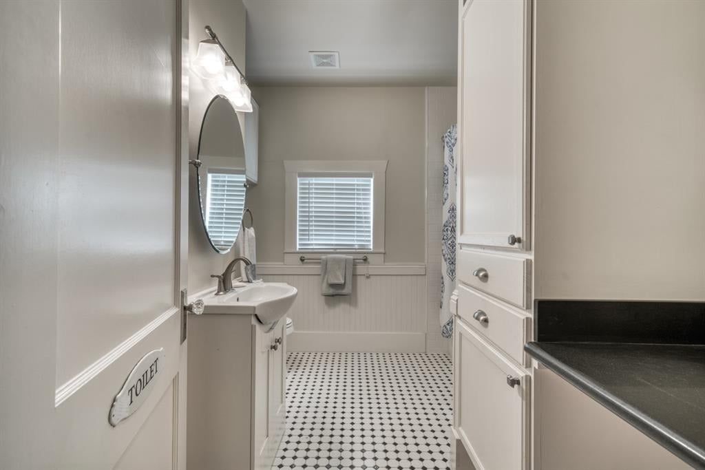 134 Houston St New Ulm, Tx 78950