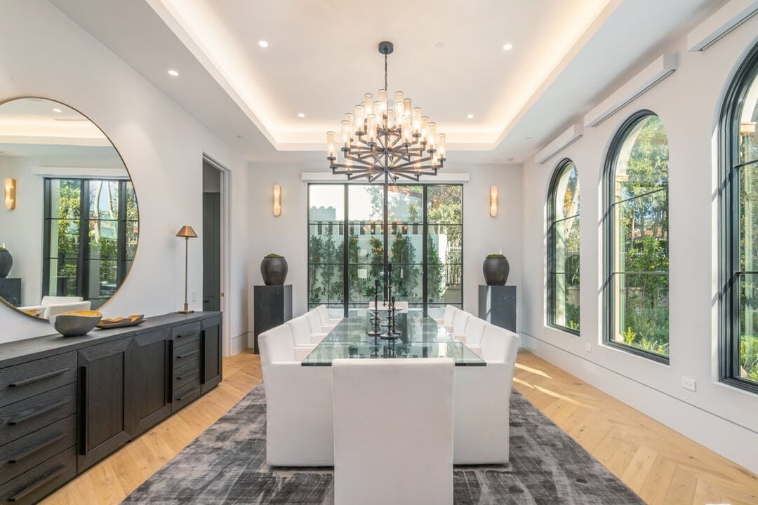 Silverreach Pavilion, N Hillcrest Rd, 90210