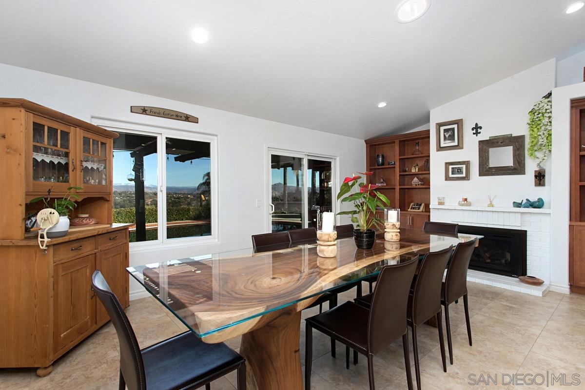 2241 Cortina Cir