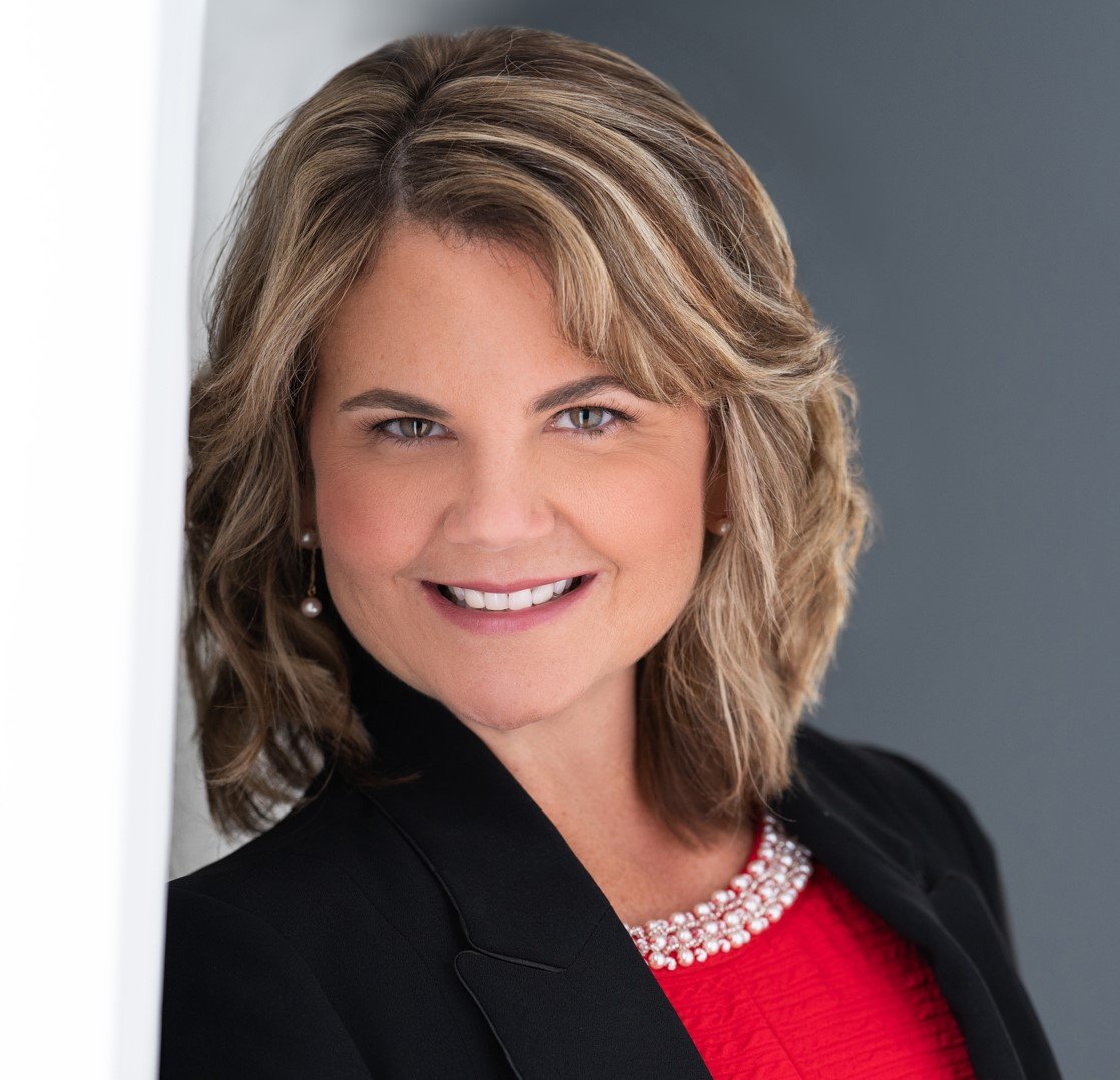 Traci Creighton Englewood, FL Real Estate Agent Headshot
