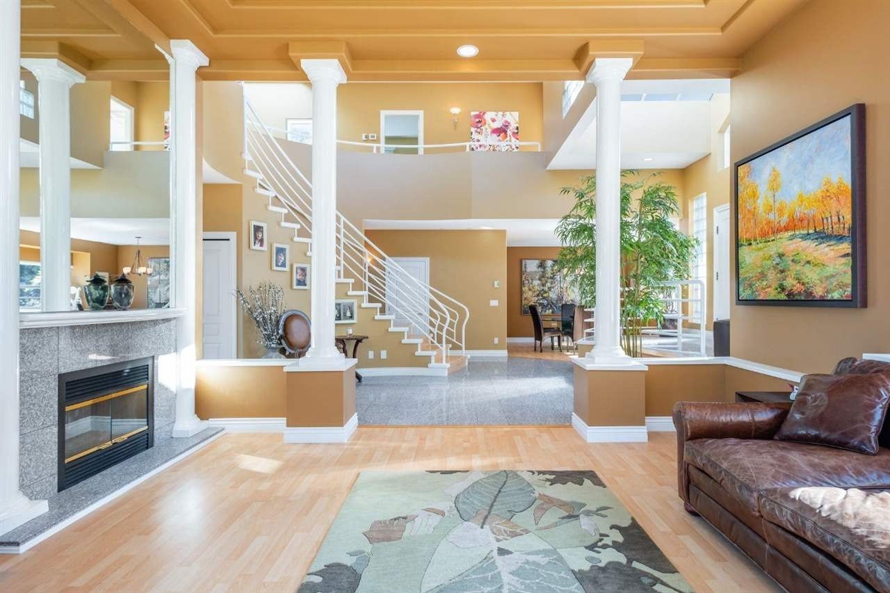 386 Beachview Dr