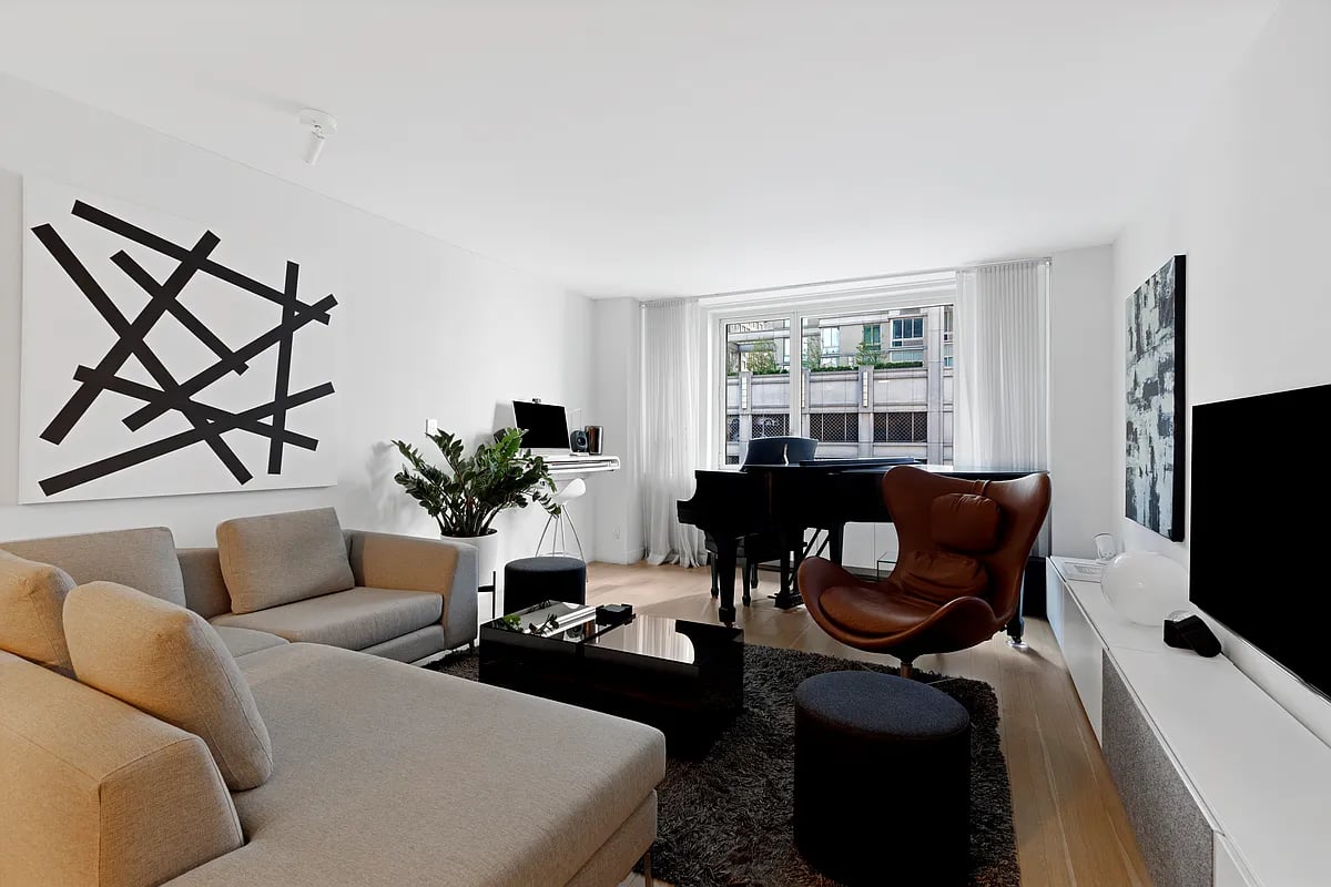 301 West 53rd St, #4H