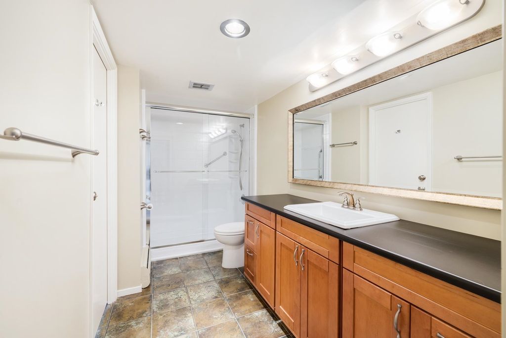 1412 Esquimalt Ave, #701