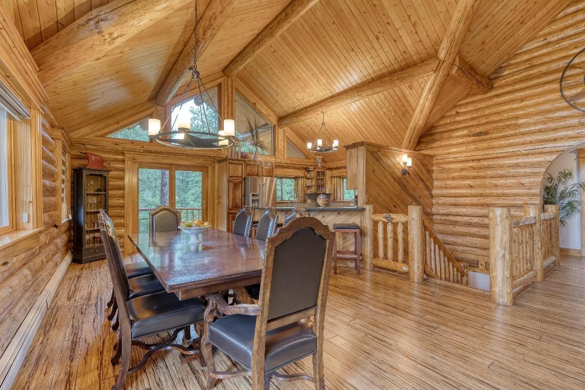 181 Labrador Ln