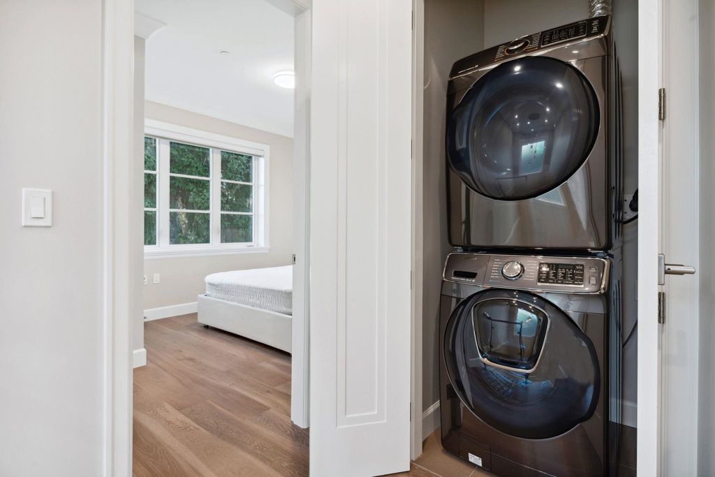 7032 Stirling St