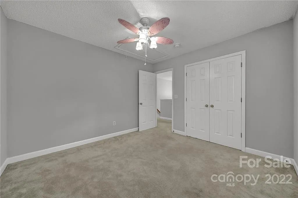 206 Forest Oaks Dr