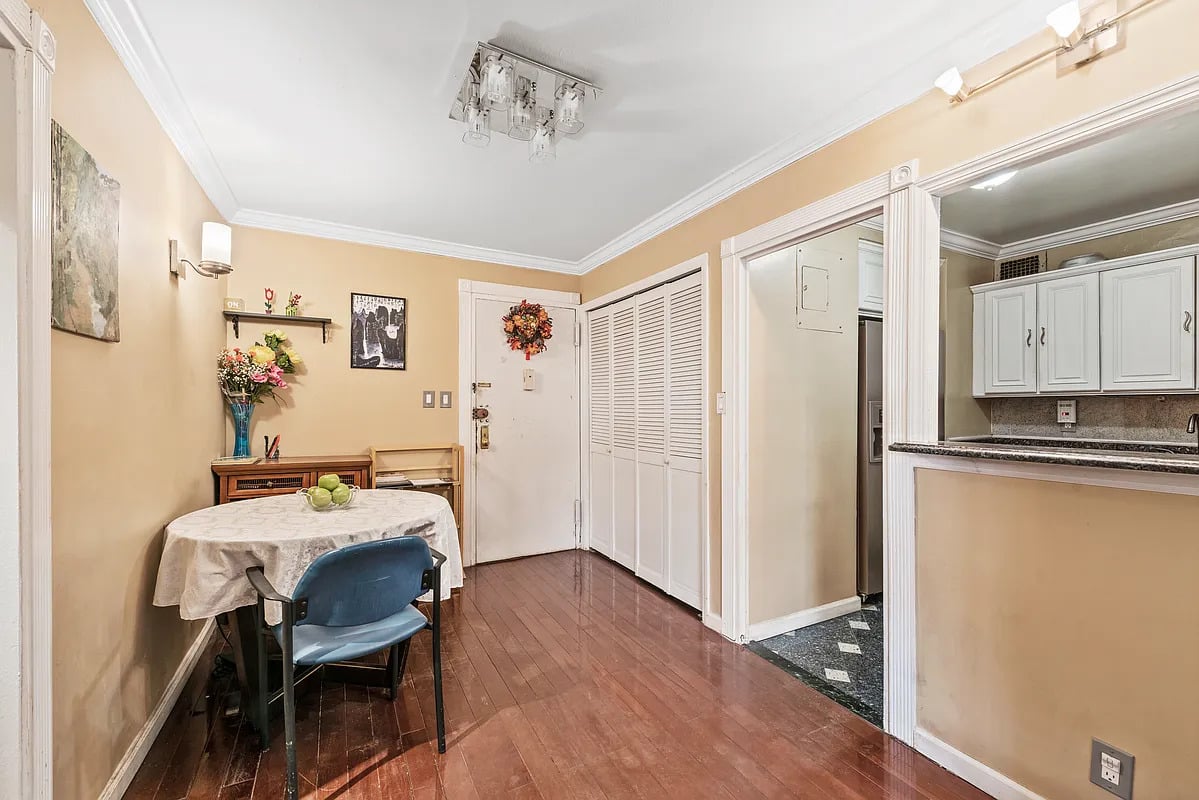 360 East 72nd Street #B211