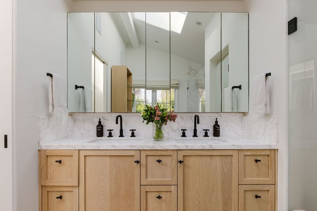 Solaris Pavilion, Westbourne Dr, 90048