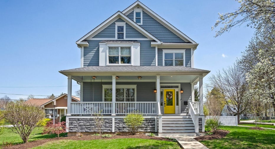 139 S Hudson St, Westmont, IL