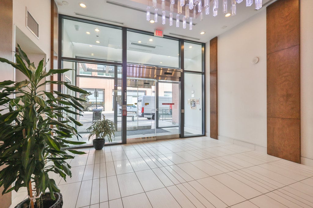 2212 Lake Shore Boulevard W 1803