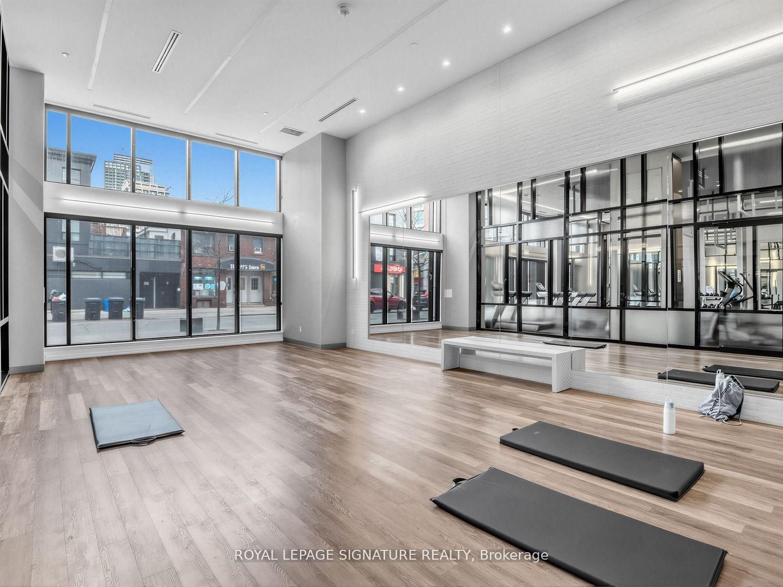 J. DAVIS HOUSE PENTHOUSE 