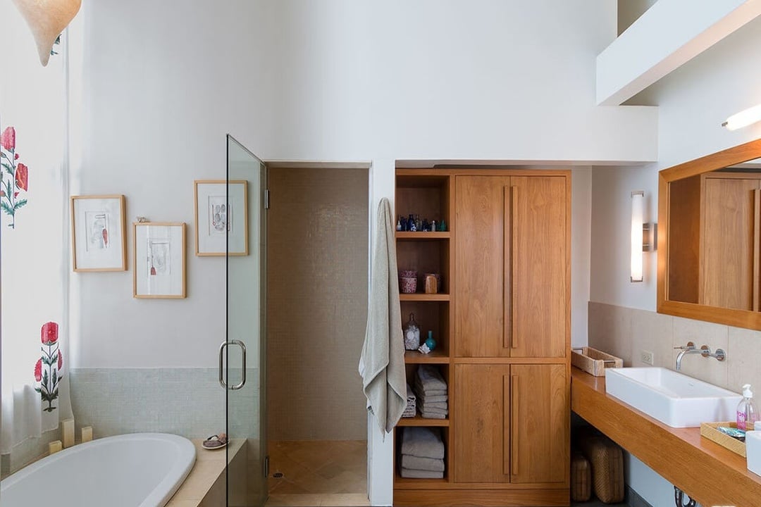 7th Helena Drive, 90049