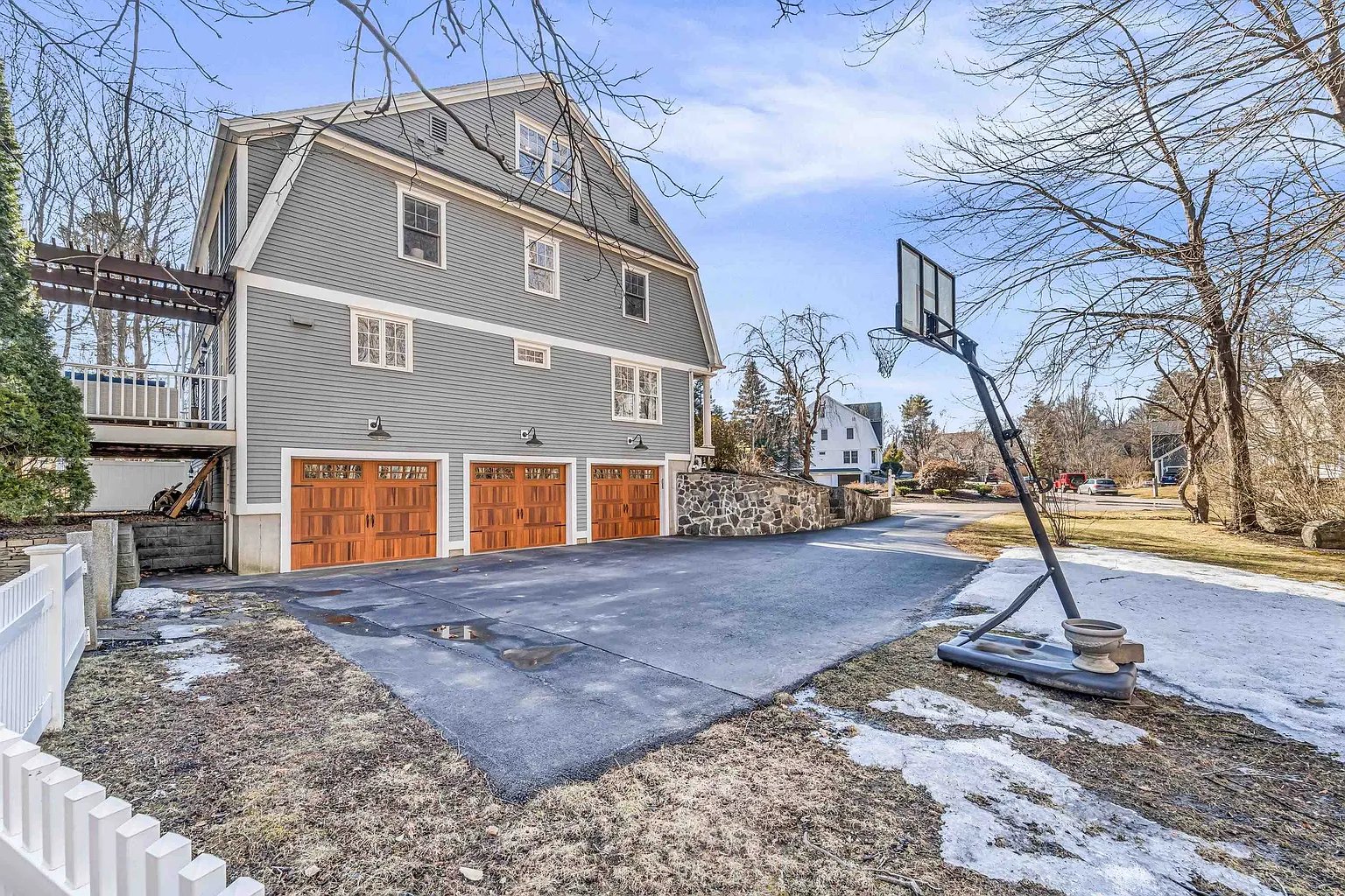 5 Squamscott Cir