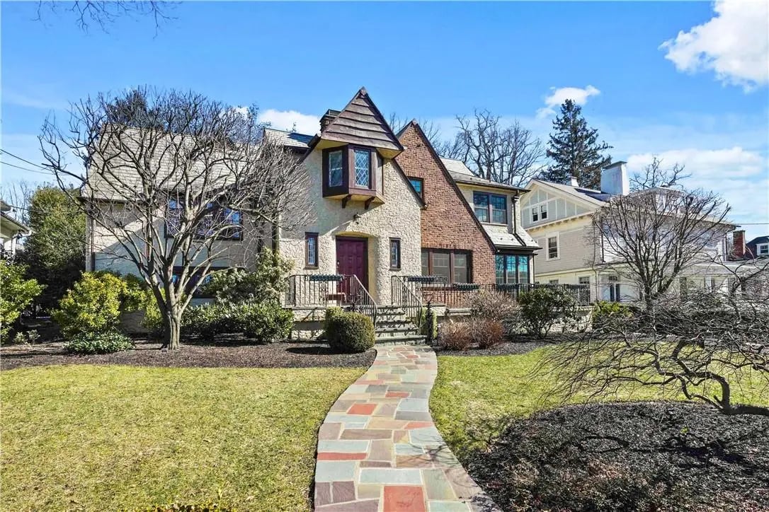 210 Cliff Ave