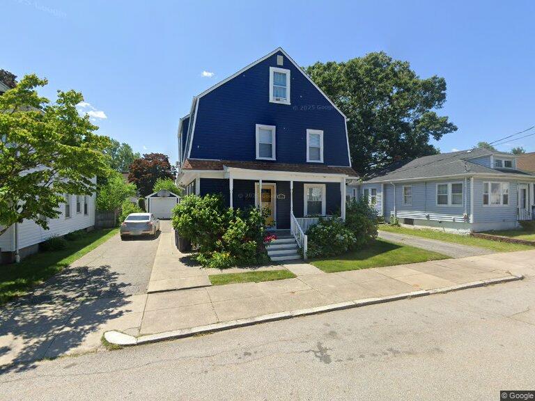 112 W Lawn Ave