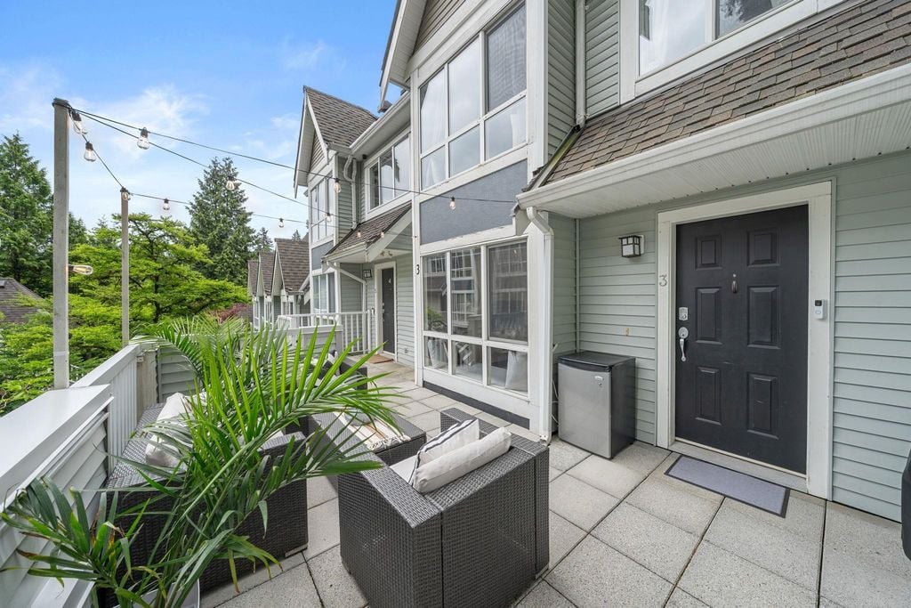 995 Lynn Valley Rd, #3