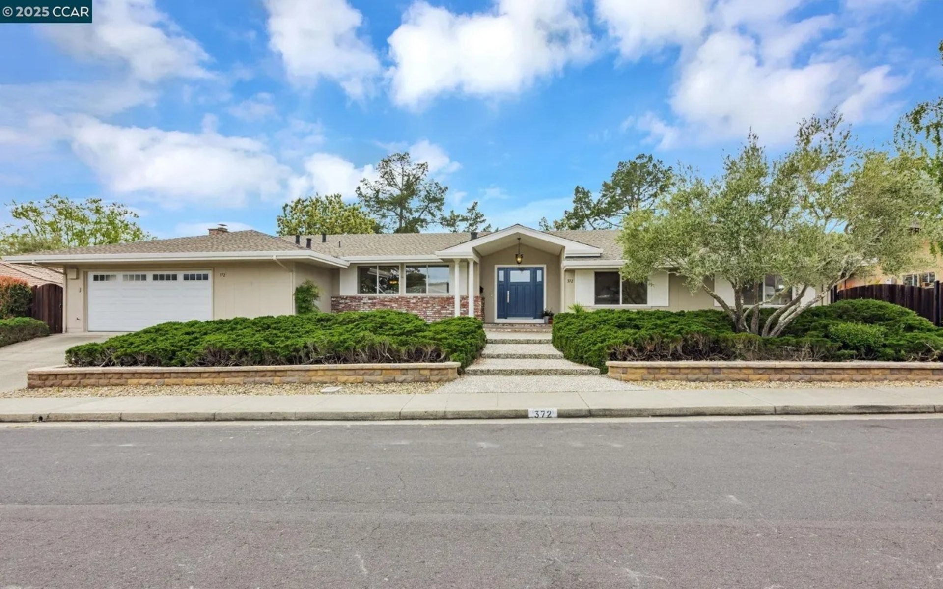 372 Birchwood Dr
